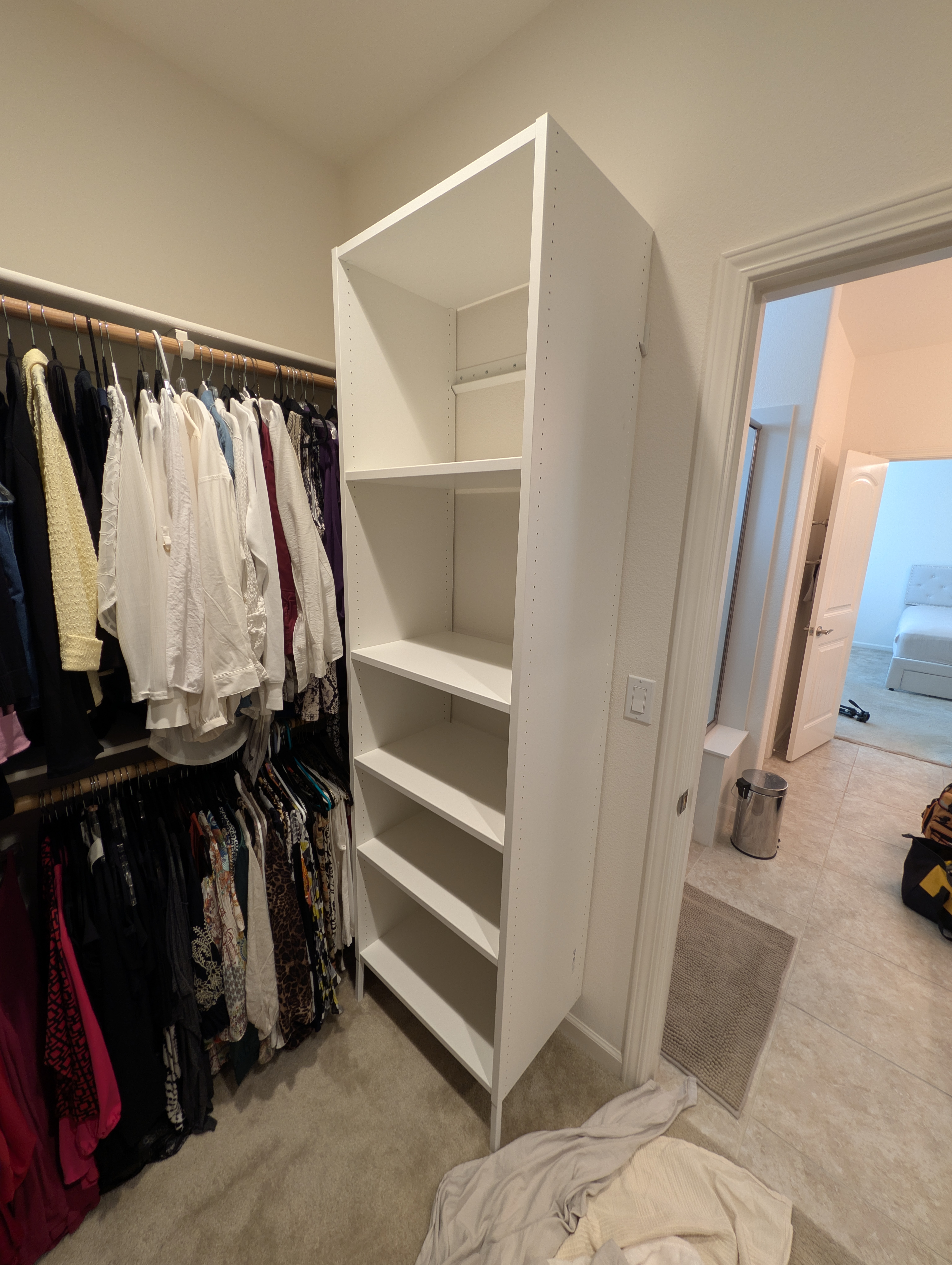 Wardrobes & Armoires