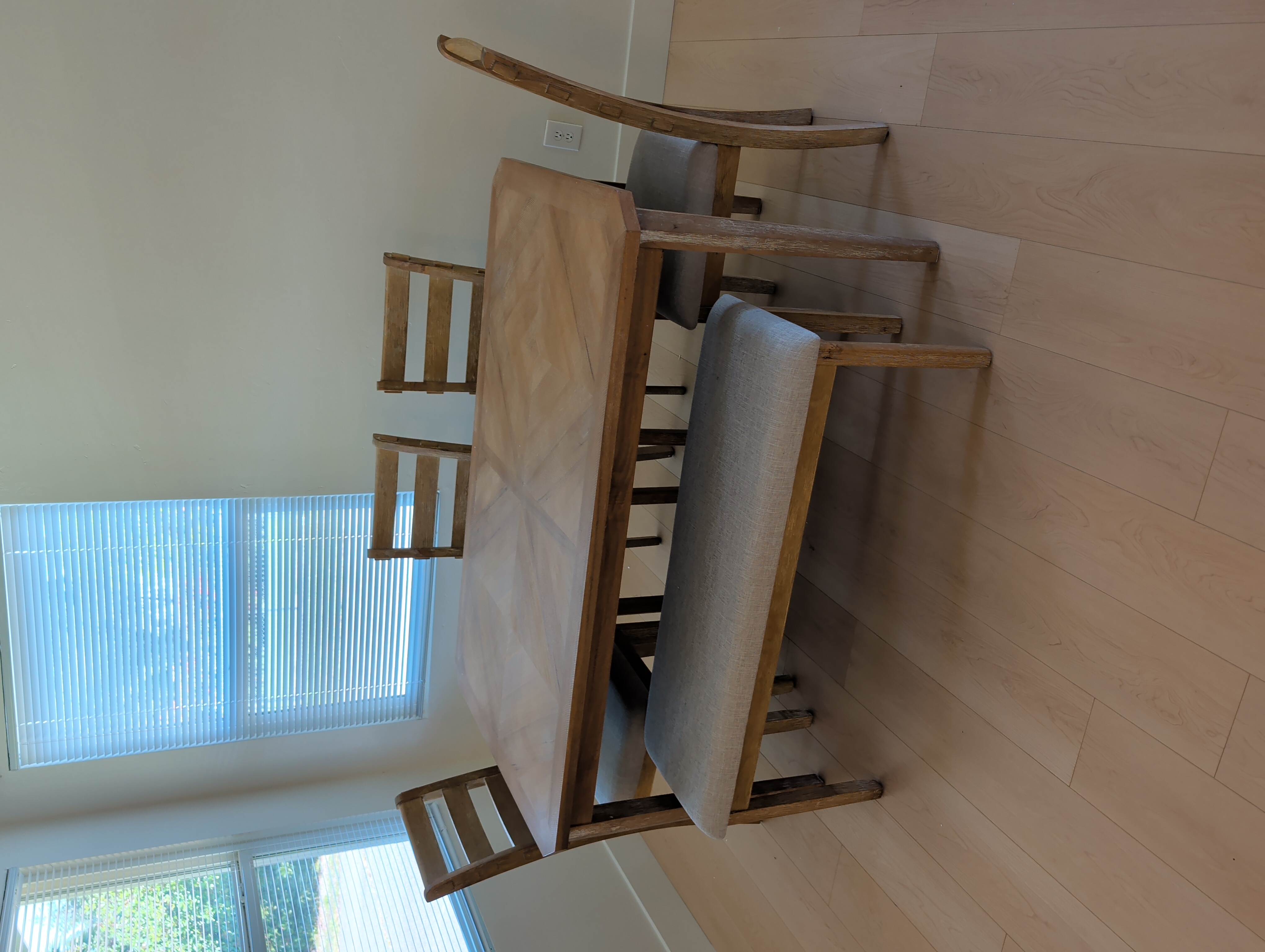 Dining & Kitchen